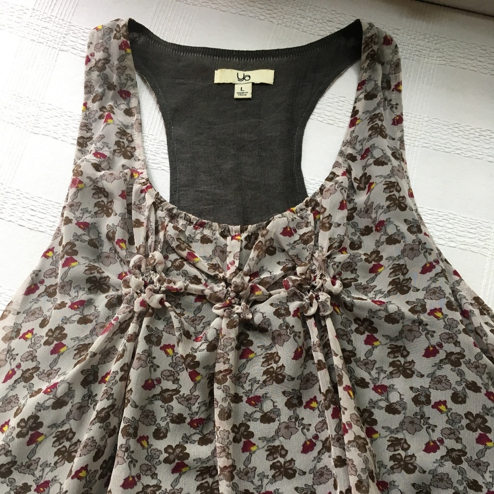 Floral racerback gray/burgundy tunic